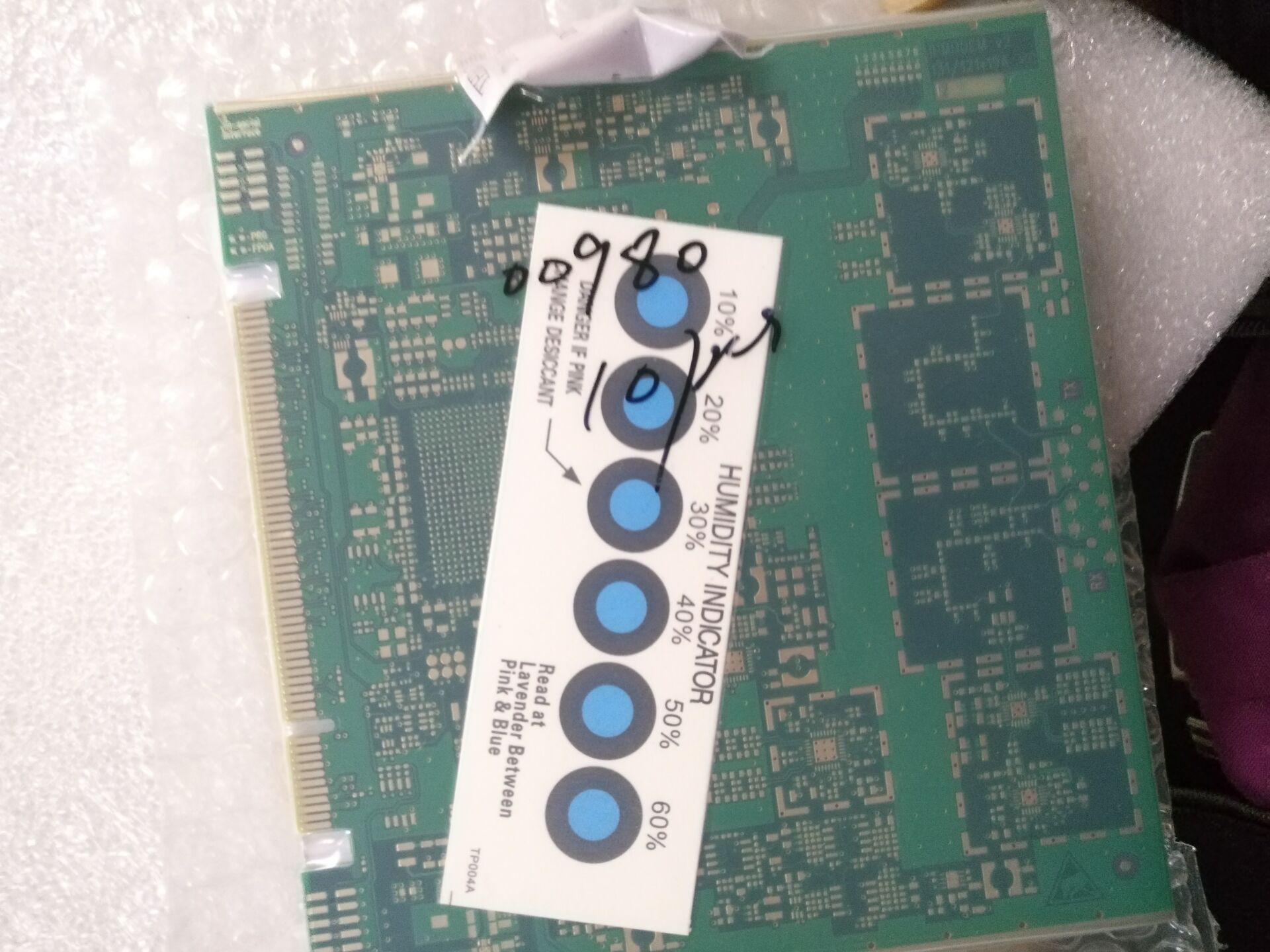 第一次下單，做的板子非常不錯(cuò)，客服人員非常專(zhuān)業(yè)，比我之前找的板廠(chǎng)，好太多了。非常滿(mǎn)意！必須給個(gè)贊