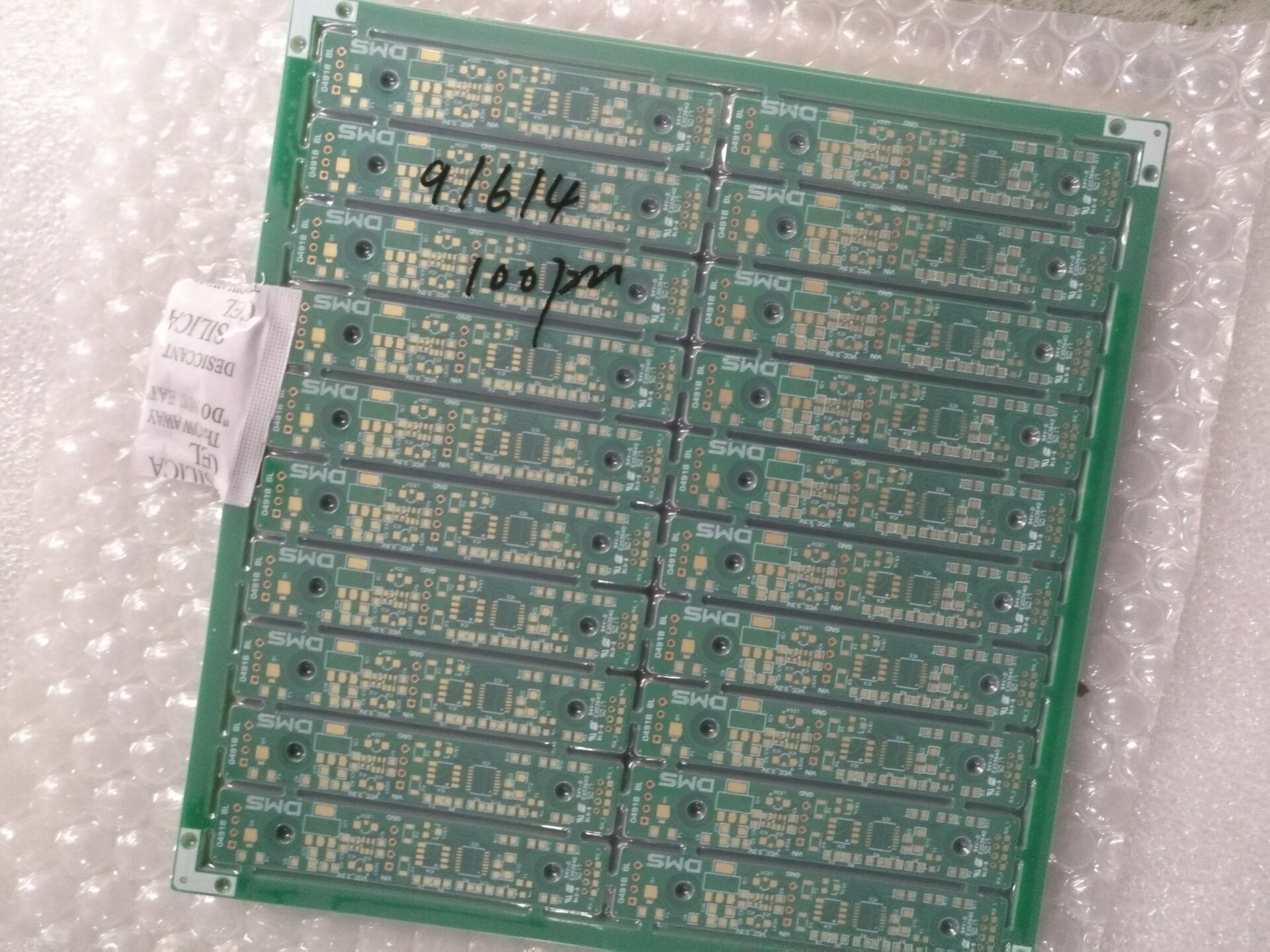 整體來(lái)說(shuō)，質(zhì)量，服務(wù)都不錯(cuò)，要是交期在快一點(diǎn)就更好了，不過(guò)有加急服務(wù)，在這里做了很多次了，每次都發(fā)順豐包郵！好評(píng)！